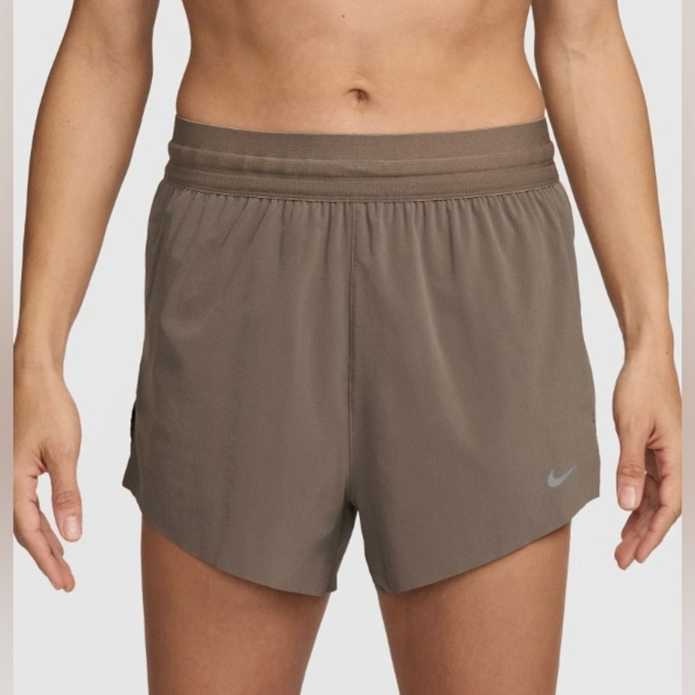 NIKE SWIFT DRI-FIT MID-RISE 2.5" BRIEF-LINED SHORT - XS - Mink - NEW